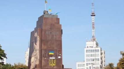 Снос памятника Ленина вызвал противоречивые мнения у харьковчан