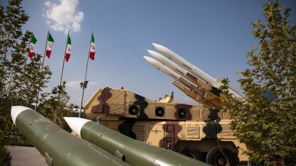 Іран, схоже, хоче знову застосувати силу проти сусідів, щоб консолідувати іранців