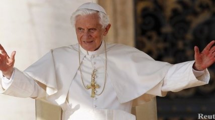 Первое сообщение от Папы Римского в Twitter появится до конца года