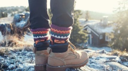 Взуття та шкарпетки взимку мають гріти