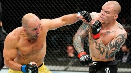 UFC 171: Саймон победил Борга