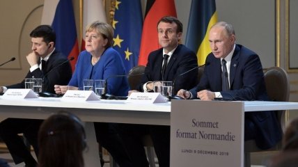 Зеленський після зустрічі з Меркель звинуватив Росію в зриві переговорів "нормандської четвірки"