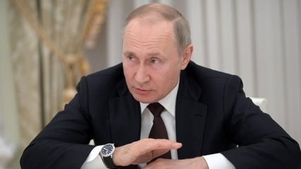 Вышедший из «бункера» Путин взволновал россиян своим видом