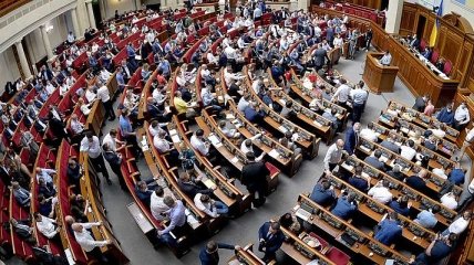 Западные социологи: В следующий парламент проходят 5 партий, разрыв между "Слугой народа" и "ОПЗЖ" уменьшается