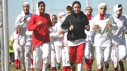 Четыре футболистки сборной Ирана оказались мужчинами 