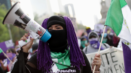 Марш феминисток в Мексике