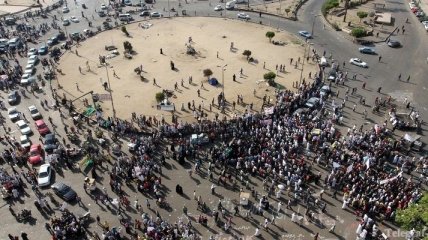 Полиция взяла под контроль посольство США в Каире