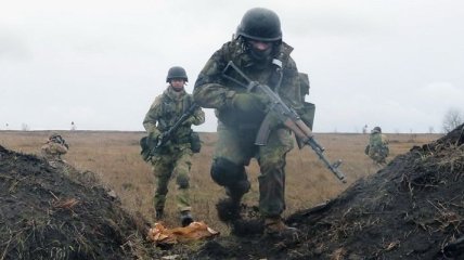 АТО: Возле Песков погиб военный, двое ранены