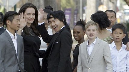 Анджелина Джоли решила уехать в Африку и забрать с собой детей