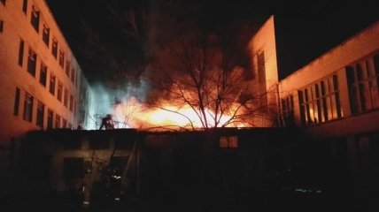 Спасатели потушили пожар в Центре профессионально-технического образования