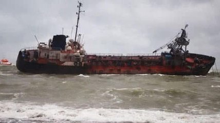 Авария танкера в Черном море: видео снятое с высоты дроном