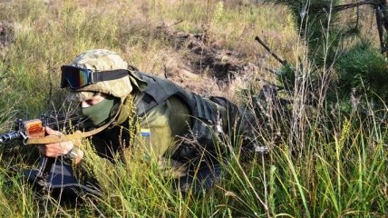 Днем на Донбассе ранены двое украинских военных 