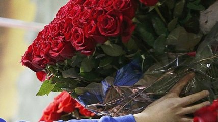 В Киеве подросток ограбил цветочный киоск, чтобы подарить девушке розы