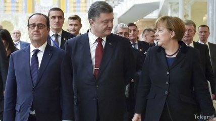 Порошенко встретится с Олландом и Меркель на День Независимости