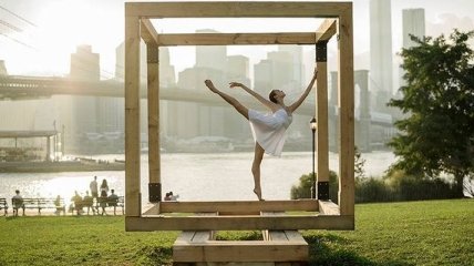 Красота и грация: восхитительные снимки профессиональных балерин на улицах Нью-Йорка (Фото)