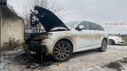 Чудом пострадали только машины: в Харькове совершили покушение на активистов (фото и видео)