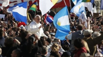 Интронизация Папы: Франциск проехал по площади св. Петра