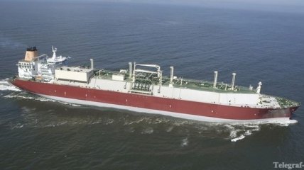  Танкер-газовоз впервые в истории прошел Северным морским путем