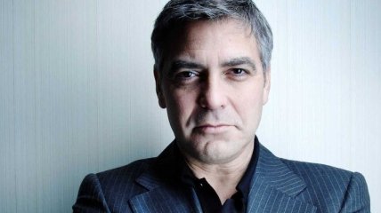 Джордж Клуни превратил селфи Синди Кроуфорд в фотобомбу