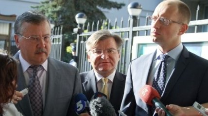 Яценюк: Оппозиция обжалует в суде решение ЦИК о перевыборах