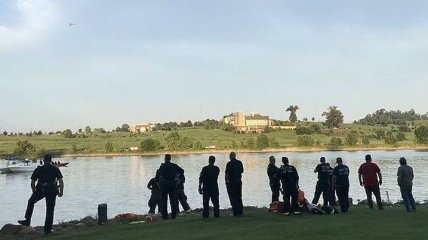 В США вертолет с четырьмя людьми на борту упал в реку