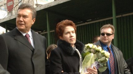 Віктор Янукович на один рік молодший за Людочку