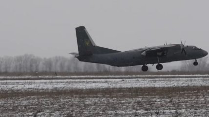 В Харькове впервые после катастрофы поднялся в небо Ан-26Ш с курсантами (видео) 