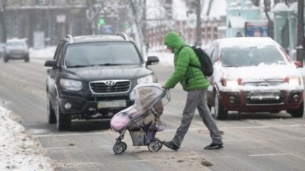 Водителей Киевской области предупреждают о снеге и гололеде