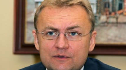 Мэр Львова ищет 4 миллиона, украденные у учителей