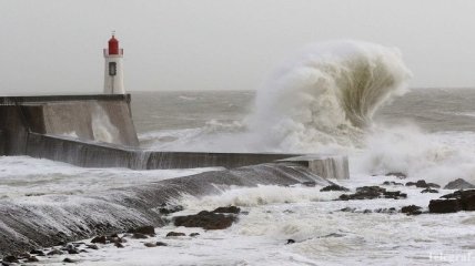 Атлантическое побережье Франции готовится к наводнению