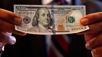 Завтра США введут в обращение новые $100    