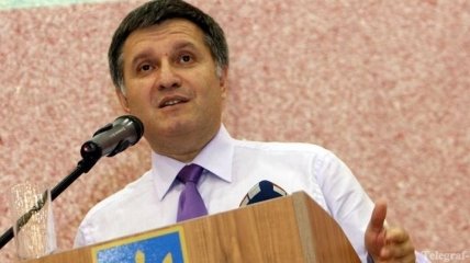 Аваков говорит, что Яценюк собирался сдать мандат из-за Табаловых