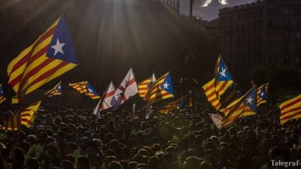МИД рекомендует украинцам в Каталонии избегать мест скопления людей