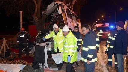 В Турции разбился автобус с туристами: есть погибшие и раненые