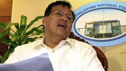 Самолет с главой МВД Филиппин упал в море