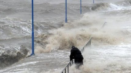 Германия готовится к встрече с ураганом "Зебине"