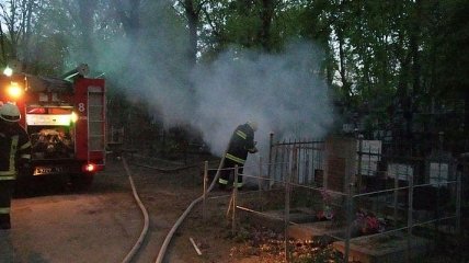На Байковом кладбище в Киеве произошел пожар