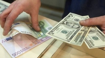 В Украину перевели в девять раз больше денег, чем вывели