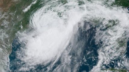 Шторм "Барри", угрожающий южному побережью США, перерос в ураган 