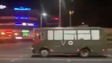 У Гомелі (Білорусь) вночі нонстоп їздять санітарні машини