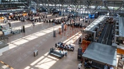 Аэропорт Гамбурга приостановил авиасообщение