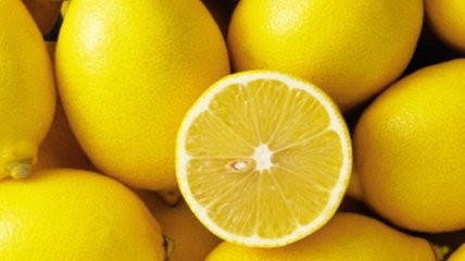 Медики рассказали о пользе лимона для здоровья