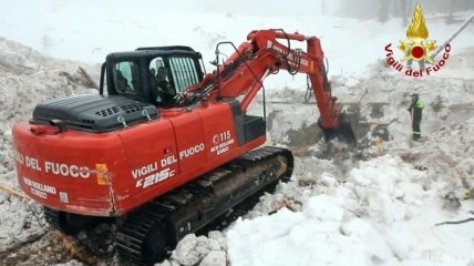 Число погибших в результате схода снежной лавины в Италии увеличилось