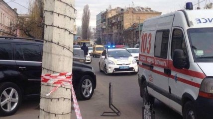 Криминальная Одесса: мужчина после перестрелки забаррикадировался в автосалоне
