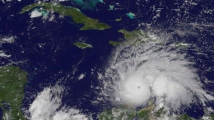 Ураган "Метью" набрал максимальную мощь и движется к Ямайке