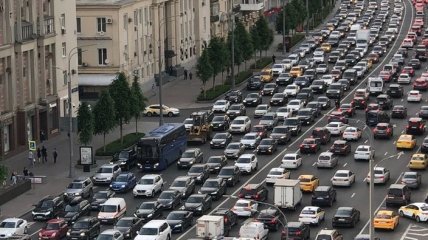 На під’їздах до центру Києва утворилися затори
