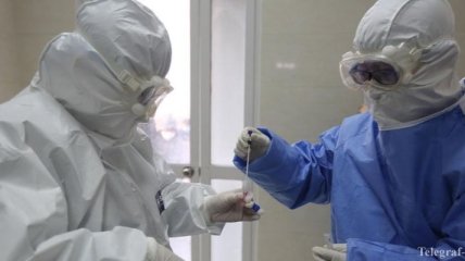 Медики инфицированы: В Китае коронавирусом заразились около 1700 врачей