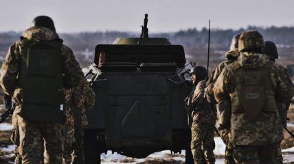 Украинские военные держат линию обороны