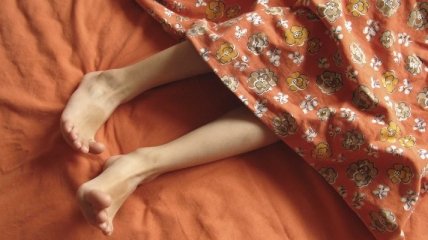 Медики назвали главные причины ночных судорог в ногах