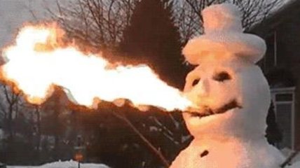 Смешные и забавные снеговики, которые поднимут вам настроение